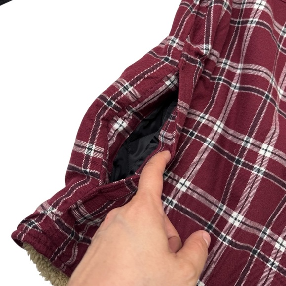 Wrangler Shirt Mens XL Red Plaid Sherpa Lined Shacket Button Up - Picture 7 of 10